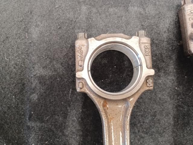 bontott VW GOLF PLUS Dugattyú