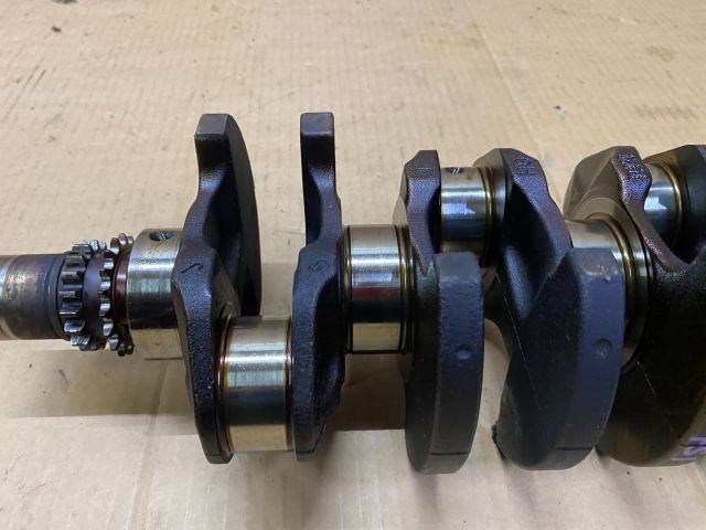 bontott VW GOLF PLUS Főtengely (Magában)