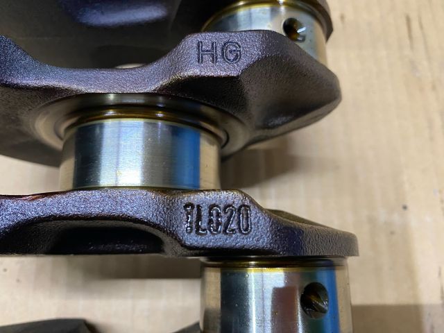 bontott VW GOLF PLUS Főtengely (Magában)