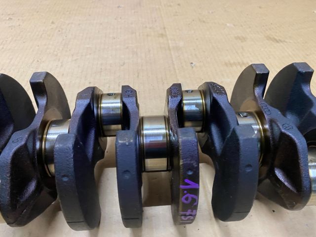 bontott VW GOLF PLUS Főtengely (Magában)