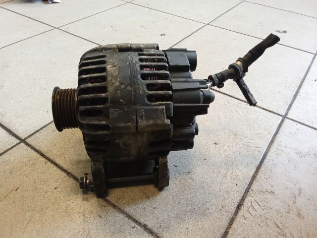 bontott VW GOLF PLUS Generátor