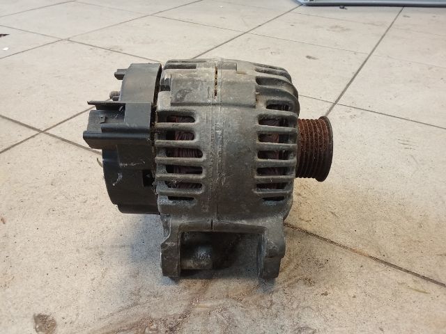 bontott VW GOLF PLUS Generátor