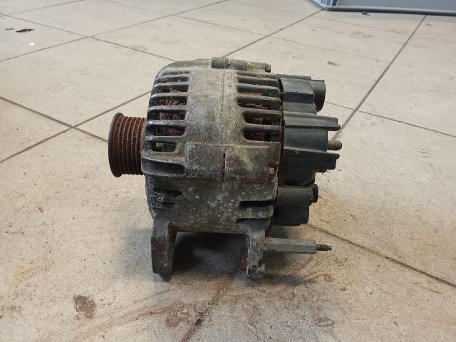 bontott VW GOLF PLUS Generátor