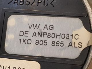 bontott VW GOLF PLUS Gyújtáskapcsoló Házzal