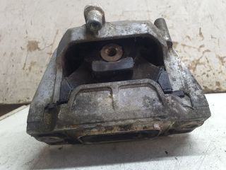 bontott VW GOLF PLUS Motor Tartó Bak (Fém)