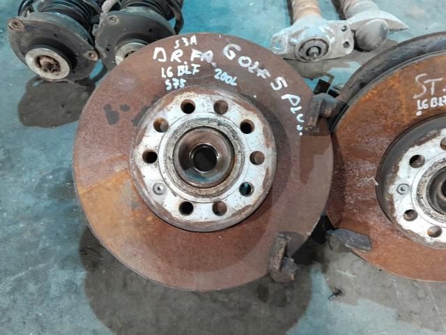 bontott VW GOLF PLUS Jobb első Csonkállvány