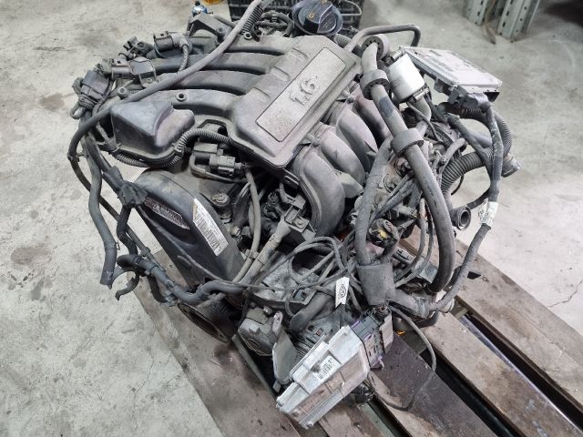 bontott VW GOLF PLUS Motor (Fűzött blokk hengerfejjel)