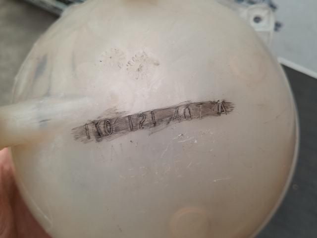 bontott VW GOLF PLUS Kiegyenlítő Tartály