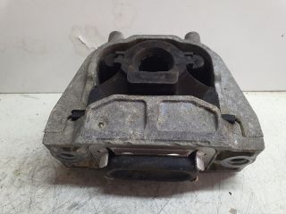 bontott VW GOLF PLUS Motor Tartó Bak (Fém)