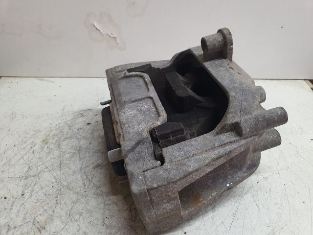 bontott VW GOLF PLUS Motor Tartó Bak (Fém)