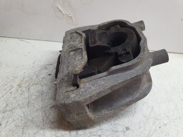 bontott VW GOLF PLUS Motor Tartó Bak (Fém)