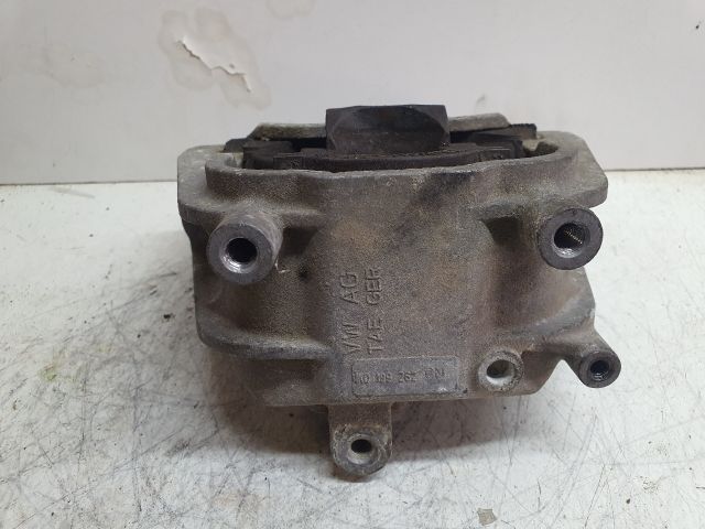 bontott VW GOLF PLUS Motor Tartó Bak (Fém)