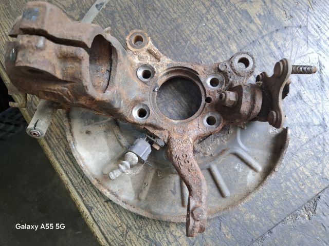 bontott VW GOLF PLUS Bal első Csonkállvány Kerékaggyal