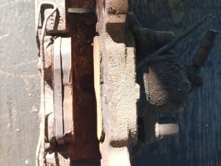 bontott VW GOLF PLUS Bal első Féknyereg Munkahengerrel