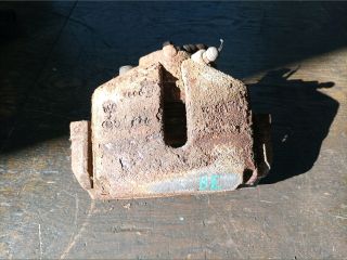 bontott VW GOLF PLUS Bal első Féknyereg Munkahengerrel