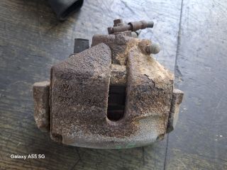 bontott VW GOLF PLUS Bal első Féknyereg Munkahengerrel