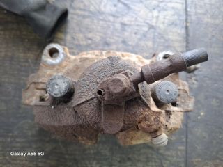 bontott VW GOLF PLUS Bal első Féknyereg Munkahengerrel