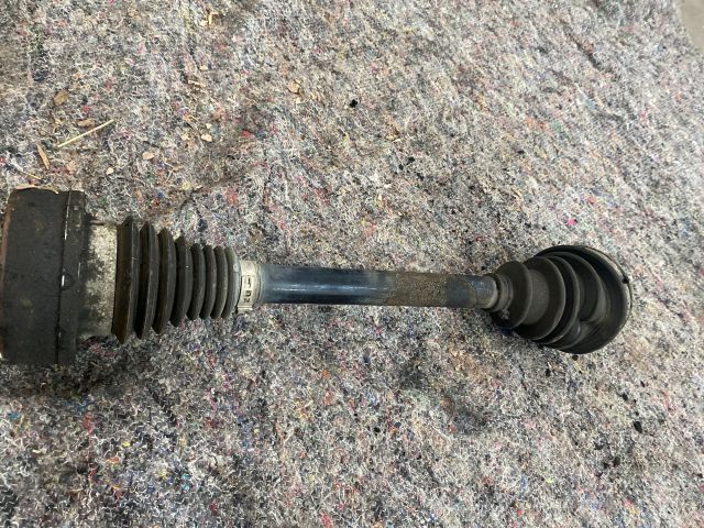 bontott VW GOLF PLUS Bal Féltengely