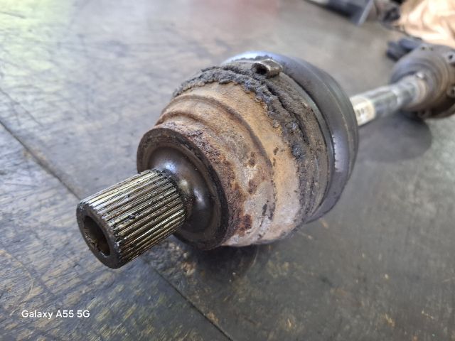 bontott VW GOLF PLUS Bal Féltengely