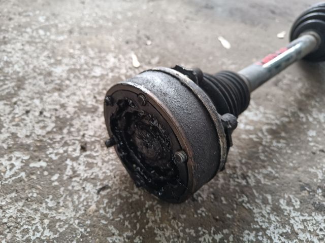 bontott VW GOLF PLUS Bal Féltengely