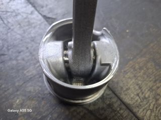 bontott VW GOLF PLUS Dugattyú és Hajtókar