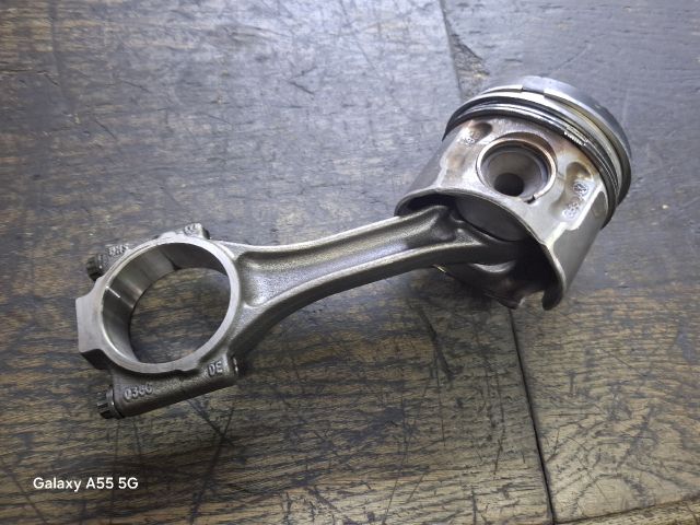 bontott VW GOLF PLUS Dugattyú és Hajtókar