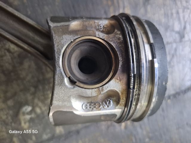 bontott VW GOLF PLUS Dugattyú és Hajtókar