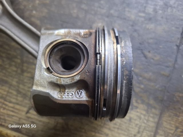 bontott VW GOLF PLUS Dugattyú és Hajtókar