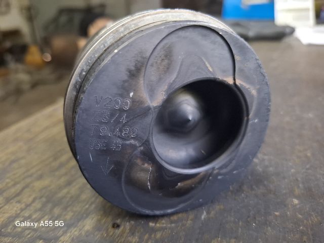 bontott VW GOLF PLUS Dugattyú és Hajtókar