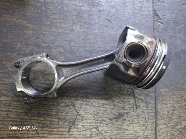 bontott VW GOLF PLUS Dugattyú és Hajtókar