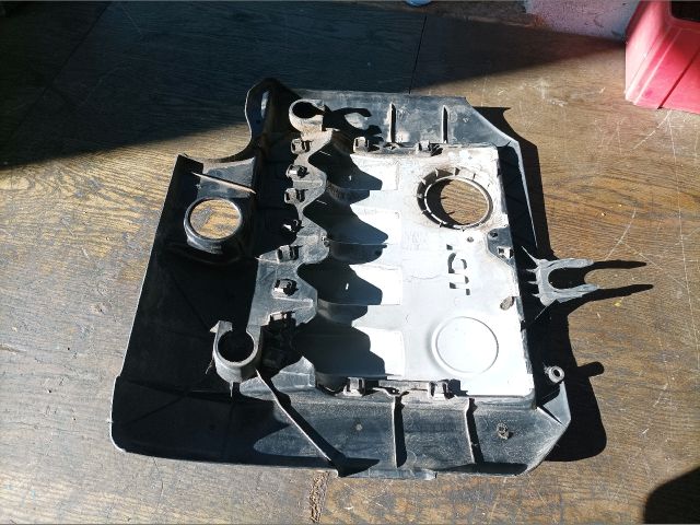 bontott VW GOLF PLUS Felső Motorburkolat