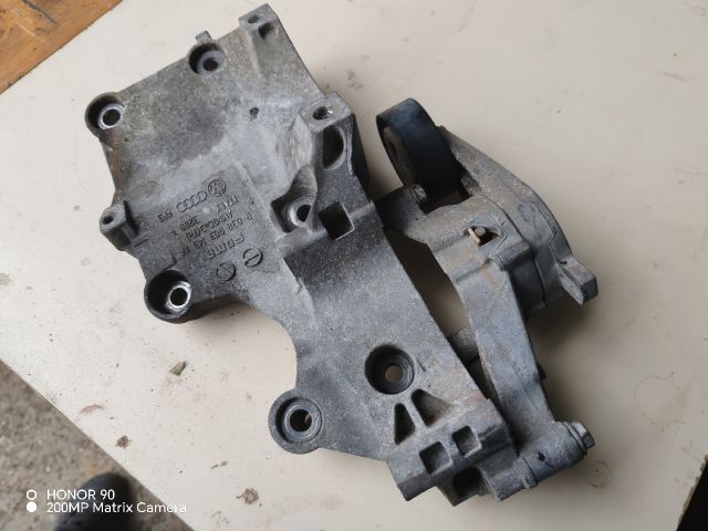 bontott VW GOLF PLUS Generátor Tartó Bak