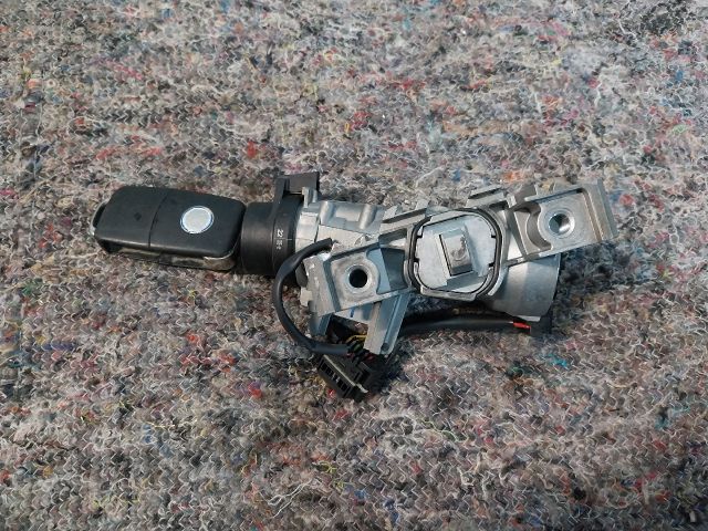 bontott VW GOLF PLUS Gyújtáskapcsoló Házzal