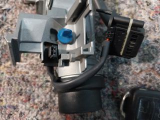 bontott VW GOLF PLUS Gyújtáskapcsoló Házzal