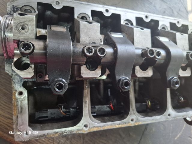 bontott VW GOLF PLUS Hengerfej