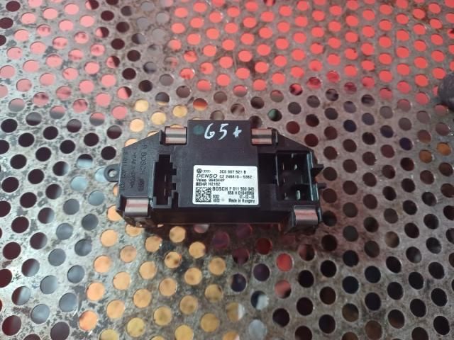 bontott VW GOLF PLUS Hűtőventilátor Relé