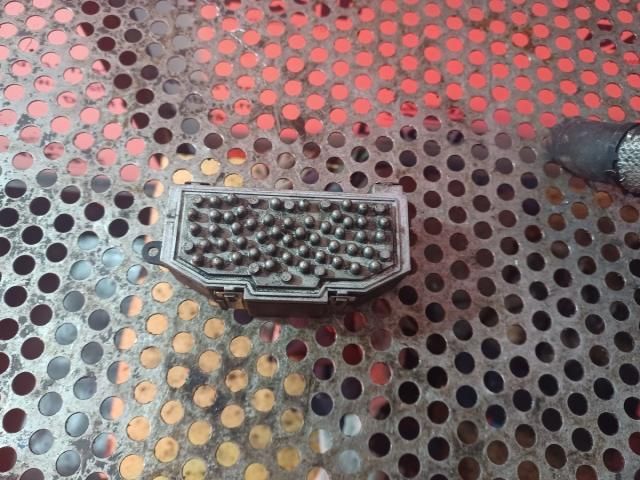 bontott VW GOLF PLUS Hűtőventilátor Relé