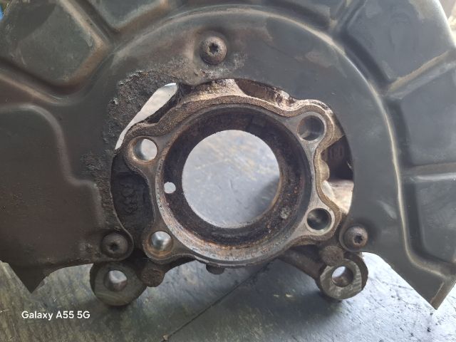 bontott VW GOLF PLUS Jobb első Csonkállvány Kerékaggyal