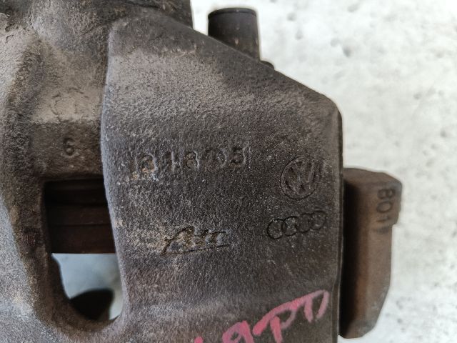 bontott VW GOLF PLUS Jobb első Féknyereg Munkahengerrel