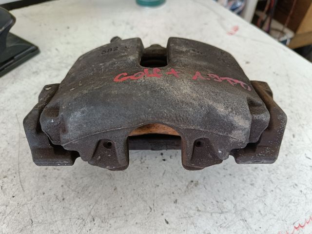 bontott VW GOLF PLUS Jobb első Féknyereg Munkahengerrel