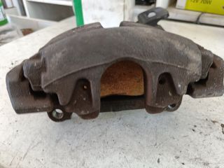 bontott VW GOLF PLUS Jobb első Féknyereg Munkahengerrel