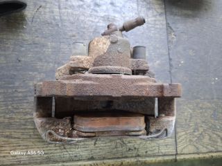 bontott VW GOLF PLUS Jobb első Féknyereg Munkahengerrel