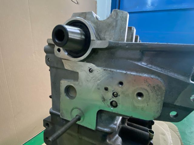 bontott VW GOLF PLUS Motor (Fűzött blokk hengerfejjel)