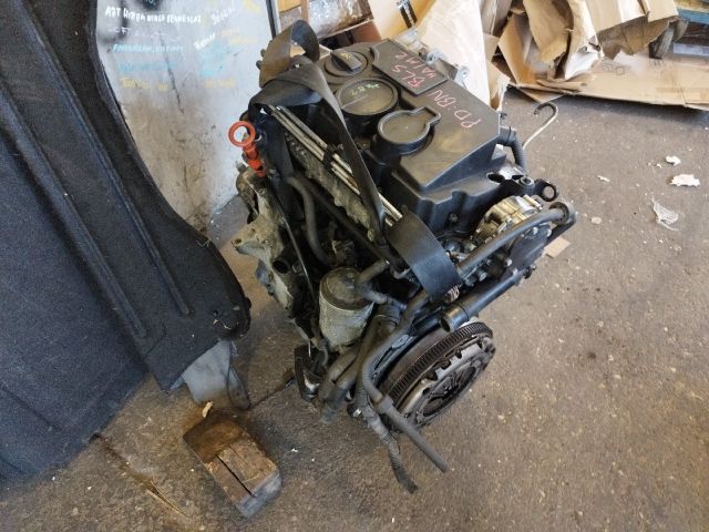 bontott VW GOLF PLUS Motor (Fűzött blokk hengerfejjel)