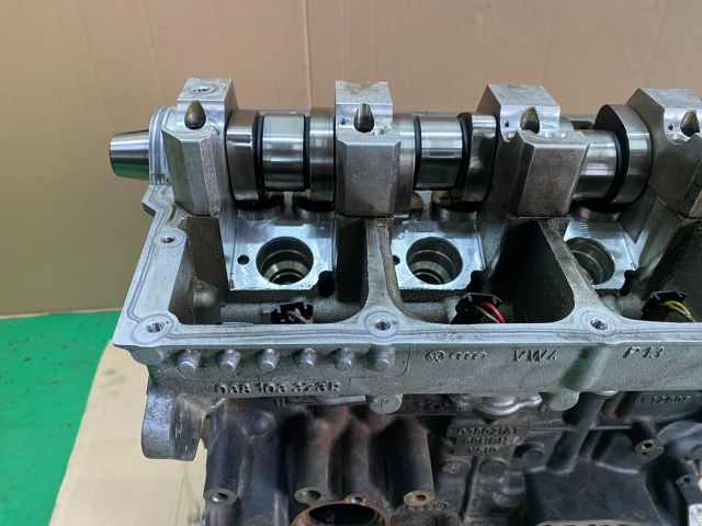 bontott VW GOLF PLUS Motor (Fűzött blokk hengerfejjel)
