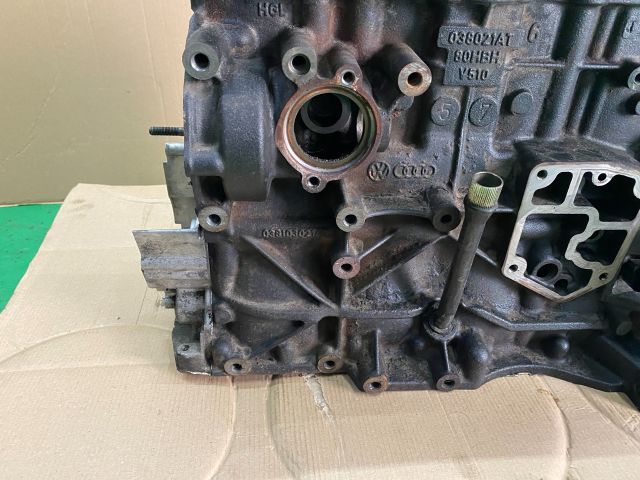 bontott VW GOLF PLUS Motor (Fűzött blokk hengerfejjel)