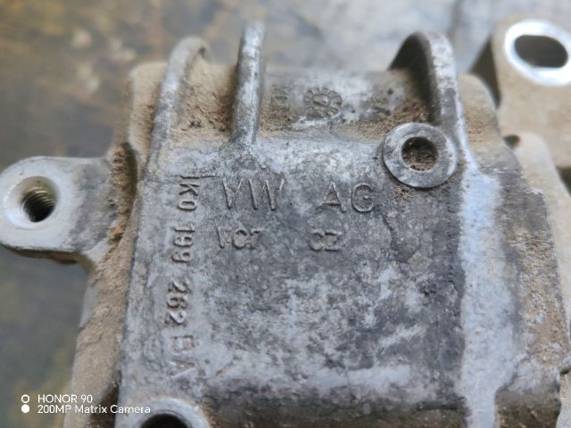 bontott VW GOLF PLUS Motor Tartó Bak (Fém)