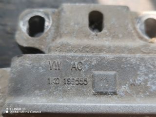 bontott VW GOLF PLUS Motor Tartó Bak (Fém)