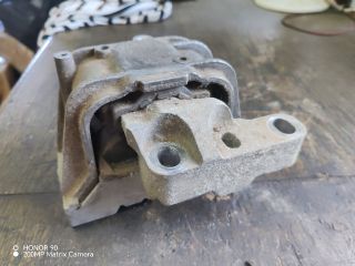 bontott VW GOLF PLUS Motor Tartó Bak (Fém)