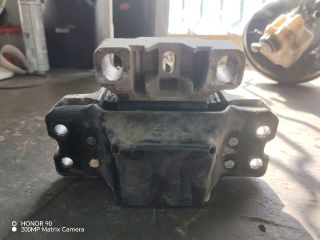 bontott VW GOLF PLUS Motor Tartó Bak (Fém)